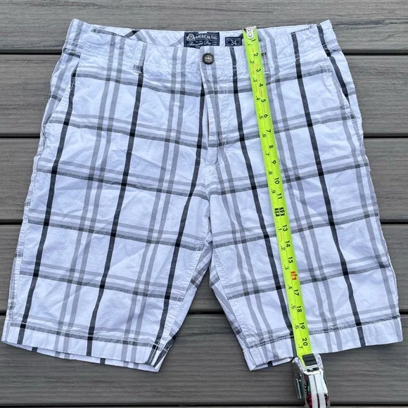 American Rag; White & Black Plaid; Minor/No Wear; SlimFit Cargo Shorts; Waist 34 - Picture 3 of 7